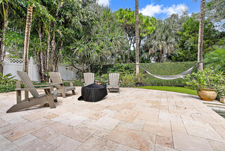 140 Sweet Bay Cir in Jupiter, FL - Foto de edificio - Building Photo