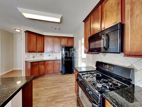 2410 Chandler Grove Dr in Buford, GA - Foto de edificio - Building Photo