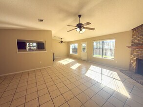 2109 Bellmeade Cir in Navarre, FL - Building Photo - Building Photo