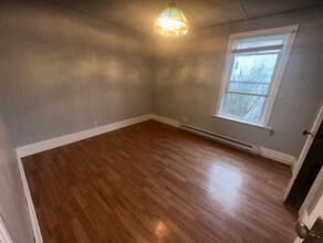 18 Fairbanks St, Unit 2 in Worcester, MA - Building Photo - Building Photo