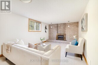 100 Hadeland Ave in Hamilton, ON - Building Photo - Building Photo