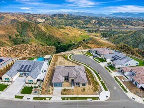 30000 N Camino los Robles in Santa Clarita, CA - Building Photo - Building Photo