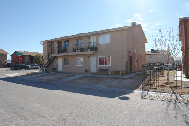 4781 Convaire Ave in Las Vegas, NV - Foto de edificio - Building Photo