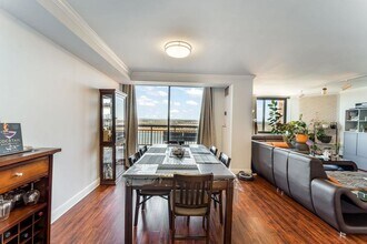 2110 Harmon Cove Tower in Secaucus, NJ - Building Photo - Building Photo