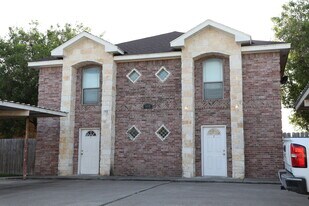 502 Rock Cir, Unit 1 in Harlingen, TX - Building Photo