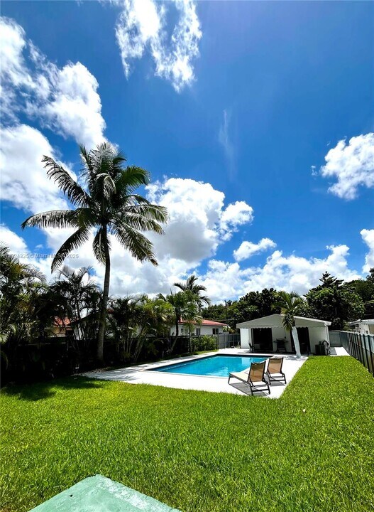 2035 SW 60th Ct in Miami, FL - Building Photo
