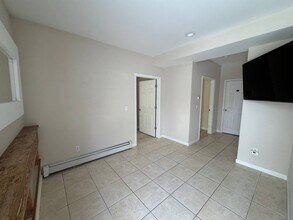 25 A Gardners Ln in Hampton Bays, NY - Building Photo - Building Photo