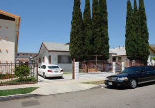 1207 N Kingsley Dr in Los Angeles, CA - Building Photo - Building Photo