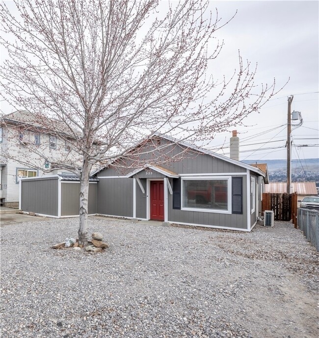 property at 325 S Chelan Ave
