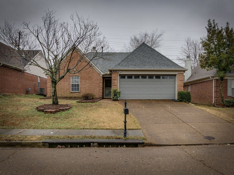 8955 Fulton Ln in Memphis, TN - Building Photo