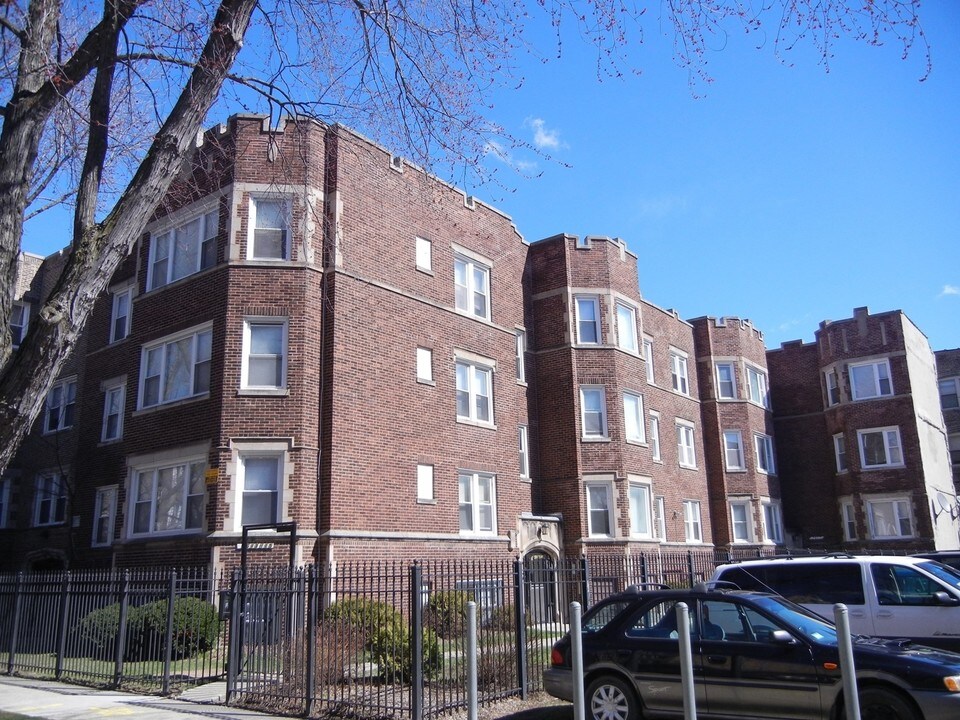 7613-7617 S Kingston Ave in Chicago, IL - Building Photo