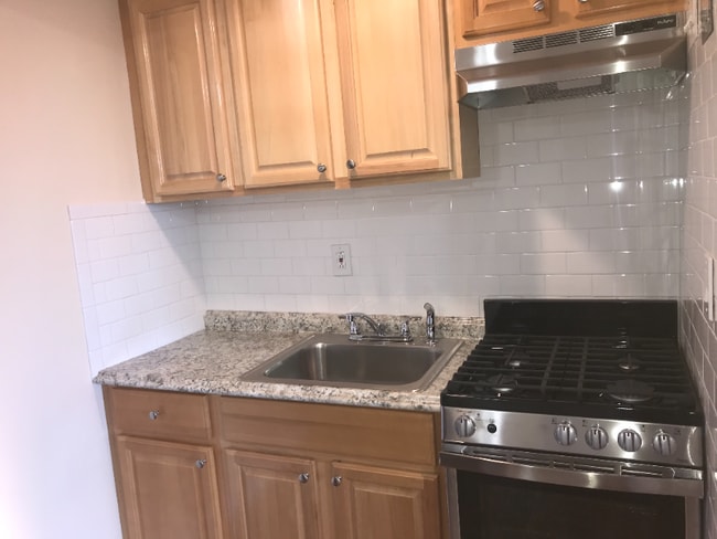 1104 Palisade Ave in Union City, NJ - Building Photo - Building Photo