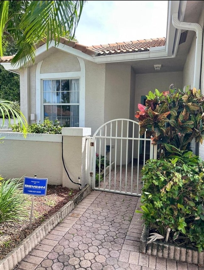 property at 2480 E Aragon Blvd