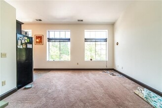 10 Summit St in East Hampton, CT - Building Photo - Building Photo