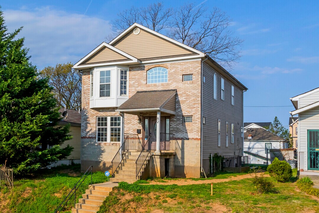 824 48th Pl NE in Washington, DC - Building Photo