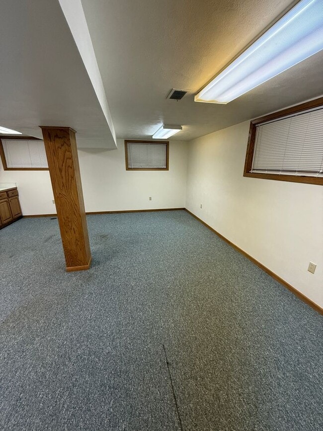 3823 W Lombard St in Davenport, IA - Building Photo - Building Photo