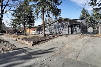 817 Westmoor Dr in Colorado Springs, CO - Building Photo - Building Photo