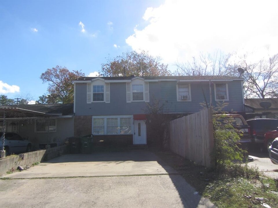 9714 Galaxy St Photo