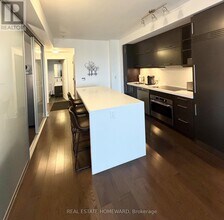 65 St Mary St in Toronto, ON - Building Photo - Building Photo