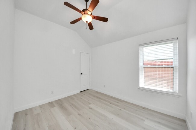 property at 10850 White Oak Point Ct
