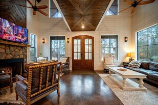 295 Apple Rdg Ln in Broken Bow, OK - Building Photo