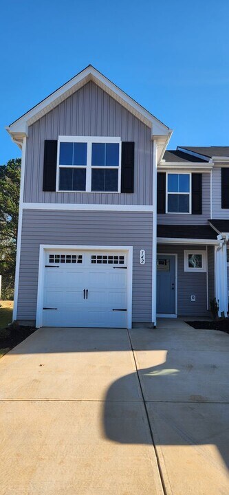 142 Sarnesfield Wy in Greenville, SC - Building Photo