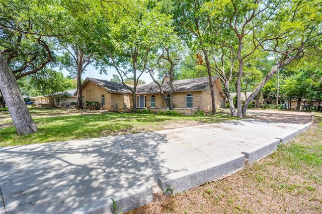 1710 Green Oaks Dr in Irving, TX - Building Photo - Building Photo