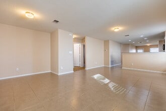 11742 Silver Sky in San Antonio, TX - Building Photo - Building Photo