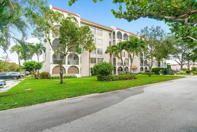 250 NE 20th St in Boca Raton, FL - Building Photo - Building Photo