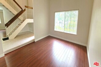 10000 Hanna Ave in Los Angeles, CA - Building Photo - Building Photo