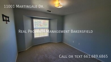 11001 Martingale Dr in Bakersfield, CA - Building Photo - Building Photo