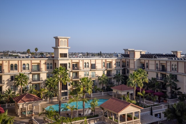 The Lorenzo in Los Angeles, CA - Building Photo - Building Photo