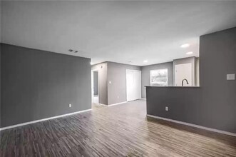 8410 Riverstone Dr in Austin, TX - Building Photo - Building Photo