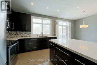 6490 Kingston Rd in Toronto, ON - Building Photo - Building Photo