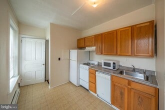 301 S Broad St in Kennett Square, PA - Building Photo - Building Photo