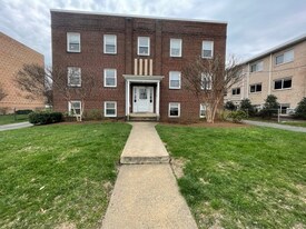 4030 Washington Blvd in Arlington, VA - Building Photo