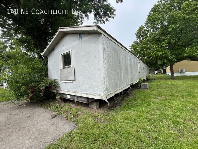 property at 140 Coachlight Dr