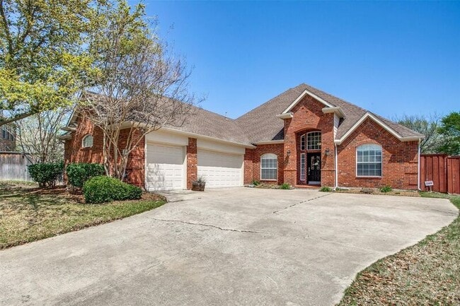 property at 6616 Crestwood Ct