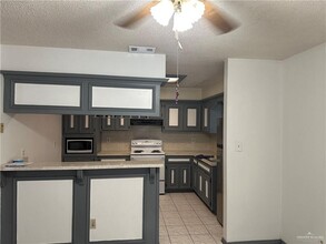 4705 Savannah Dr in Brownsville, TX - Foto de edificio - Building Photo
