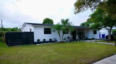 7110 Duval St in Hollywood, FL - Building Photo - Building Photo