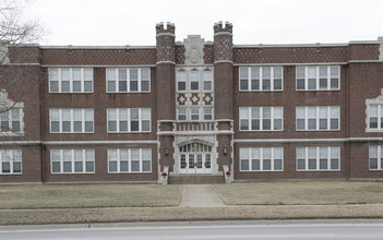 Washburn Towers in Ottawa, KS - Foto de edificio - Building Photo