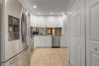 4755 NW 30th St in Coconut Creek, FL - Foto de edificio - Building Photo