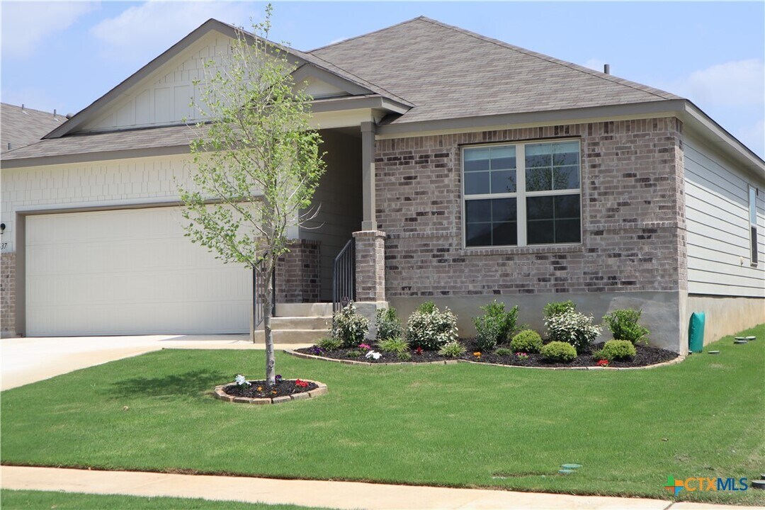 637 Oleander Crk in New Berlin, TX - Building Photo