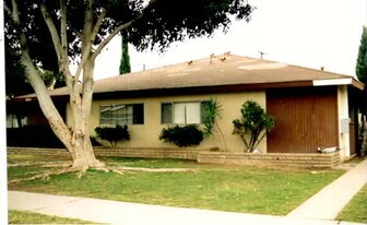 1026 N Shattuck Pl in Orange, CA - Building Photo