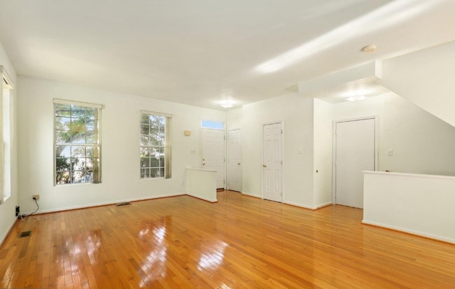 8602 Woodland Walk in North Charleston, SC - Foto de edificio - Building Photo