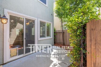 3681 Tice Creek Way in Sacramento, CA - Building Photo - Building Photo