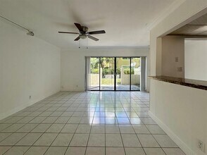 8801 W Sample Rd in Coral Springs, FL - Building Photo - Building Photo