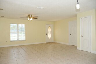 521 Chiles Ln in Orlando, FL - Building Photo - Building Photo