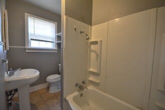 1529 N Weller Ave in Springfield, MO - Building Photo - Building Photo