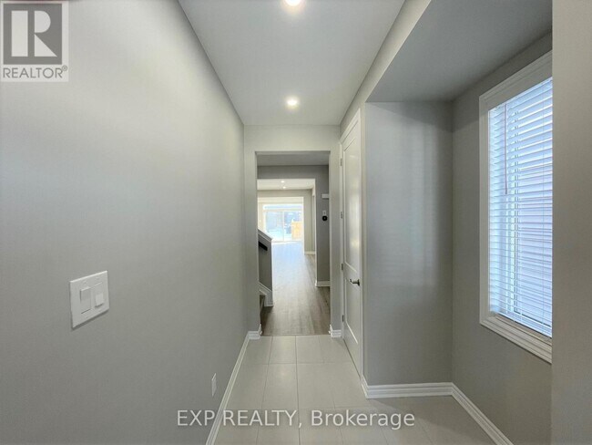 912 Rubicon Pl in Ottawa, ON - Building Photo - Building Photo